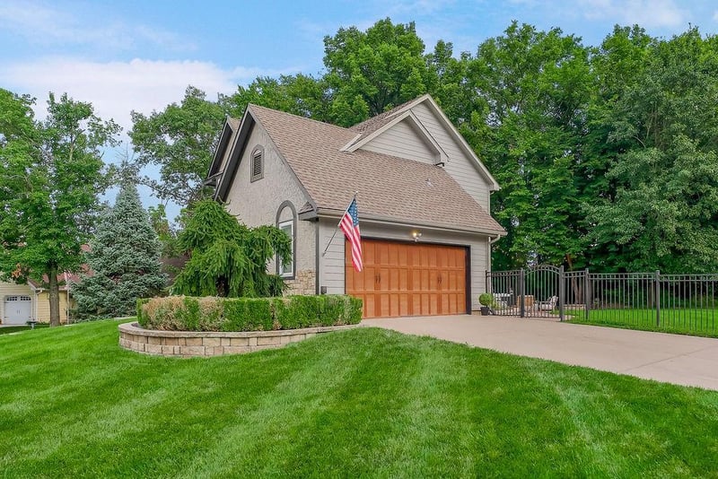 3402 63rd Terrace Ct, Kansas City, MO 64152