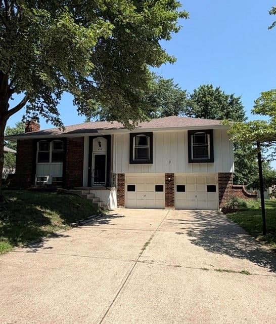 417 Stonewall Dr, Blue Springs, MO 64014
