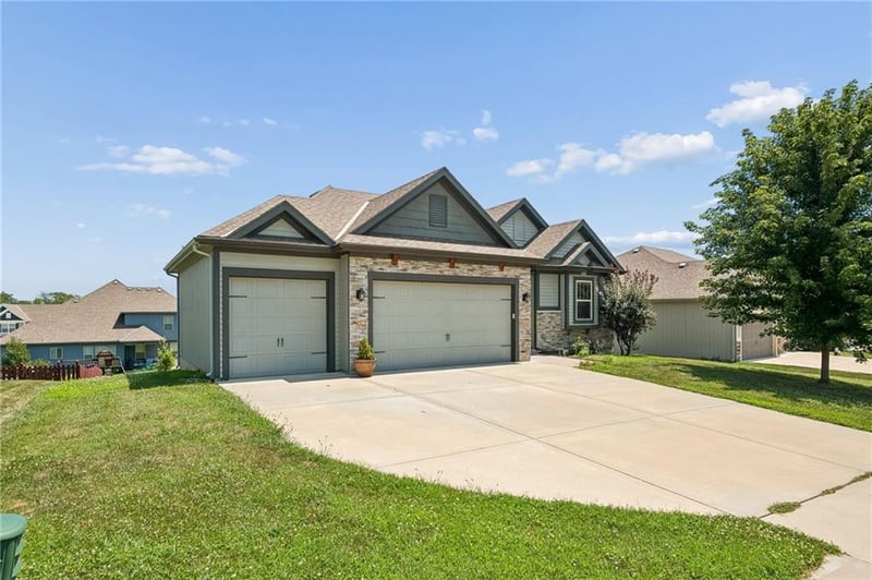 10533 Randolph Ave, Kansas City, MO 64157