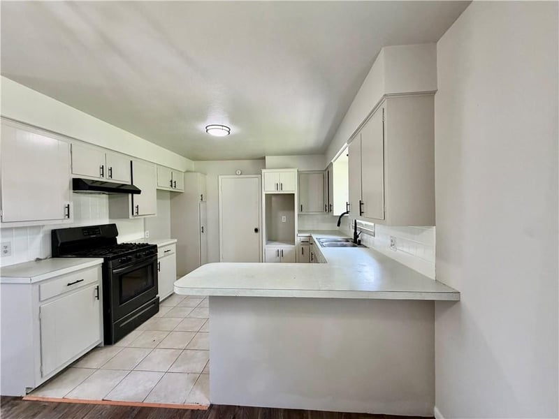502 Jennifer Ln, Garden City, MO 64747