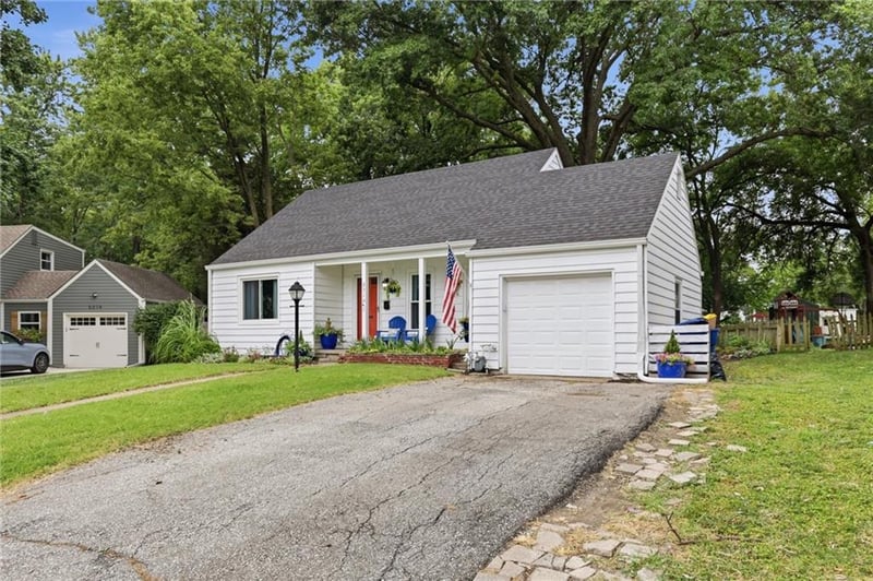 5310 Russell St, Mission, KS 66202