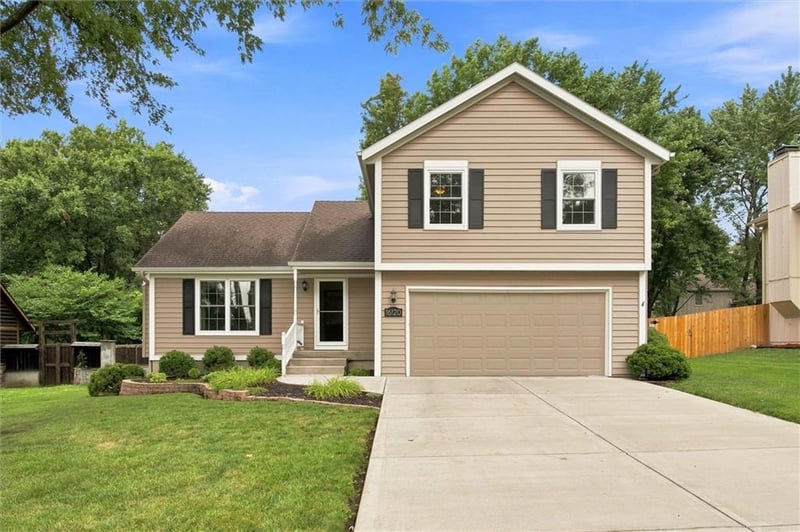 16120 141st St, Olathe, KS 66062