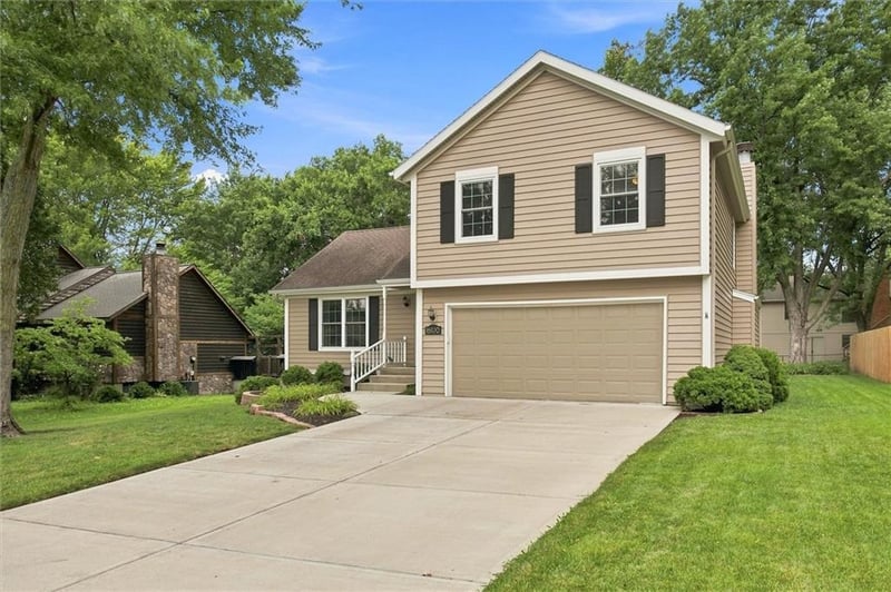 16120 141st St, Olathe, KS 66062