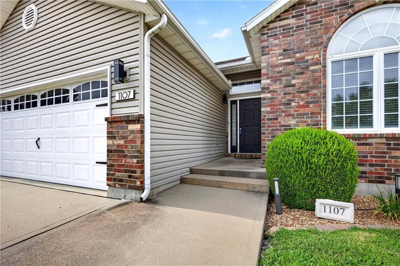 1107 Mill Rd, Pittsburg, KS 66762
