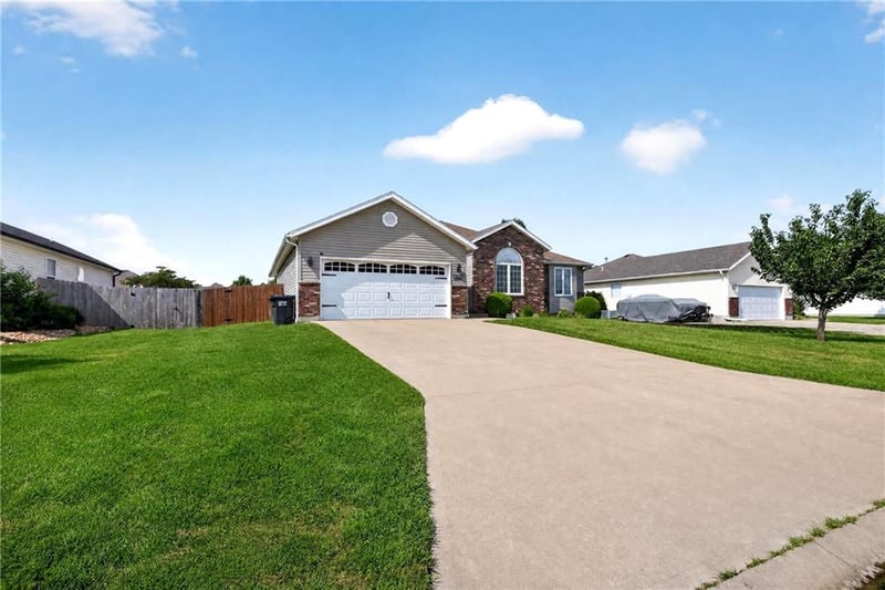 1107 Mill Rd, Pittsburg, KS 66762