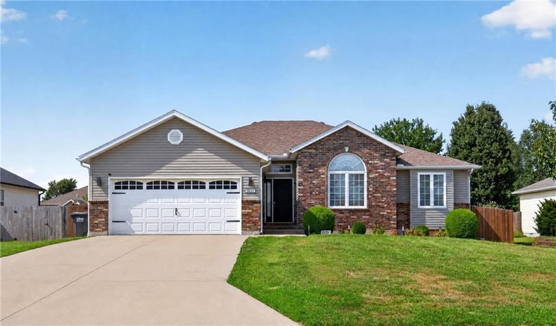 1107 Mill Rd, Pittsburg, KS 66762