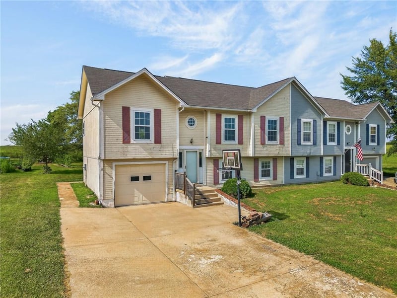 413 Elm St, Polo, MO 64671