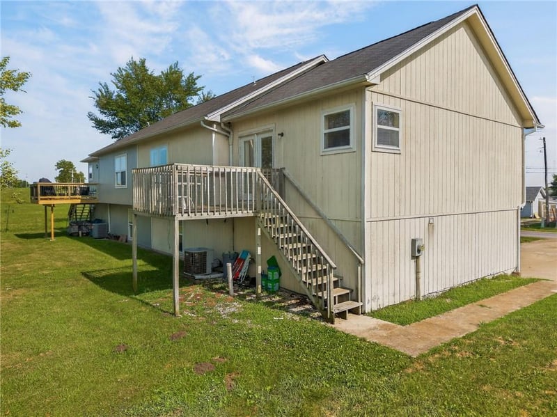 413 Elm St, Polo, MO 64671