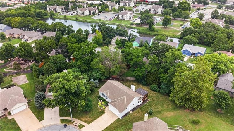 1650 Sunset St, Olathe, KS 66061