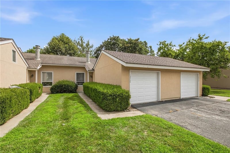 12735 109th St, Overland Park, KS 66210