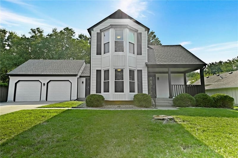 15105 Dearborn St, Overland Park, KS 66223