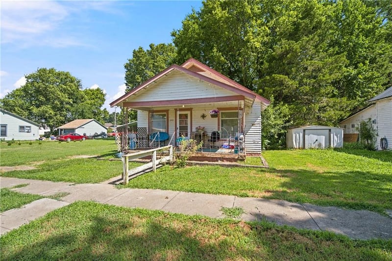 243 5th Ave, Garnett, KS 66032