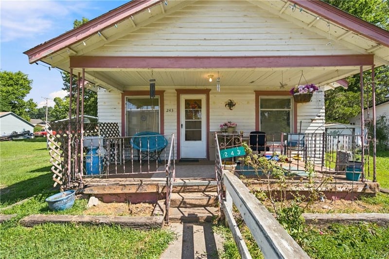 243 5th Ave, Garnett, KS 66032