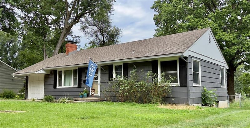 6814 73rd St, Overland Park, KS 66204