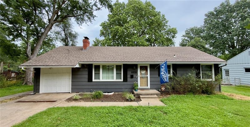 6814 73rd St, Overland Park, KS 66204