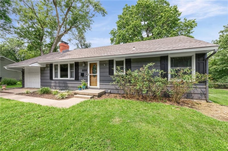 6814 W 73rd St, Overland Park, KS 66204