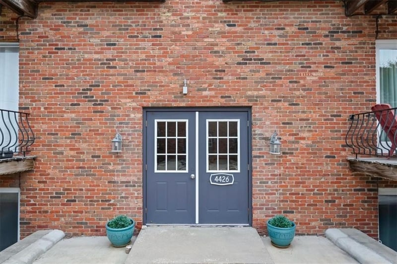 4426 Jarboe St #1, Kansas City, MO 64111