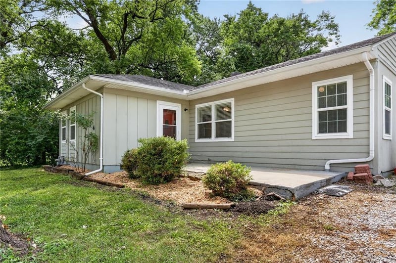 7614 Woodson Rd, Raytown, MO 64138