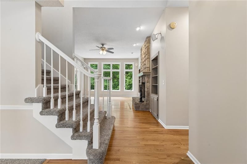 5224 Main St, Kansas City, MO 64118