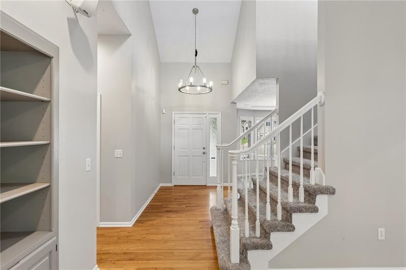 5224 Main St, Kansas City, MO 64118