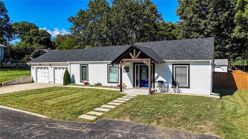 5820 Sloan Ave, Kansas City, KS 66104