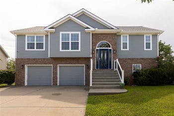 1019 NW 91st Ter, Kansas City, MO 64155