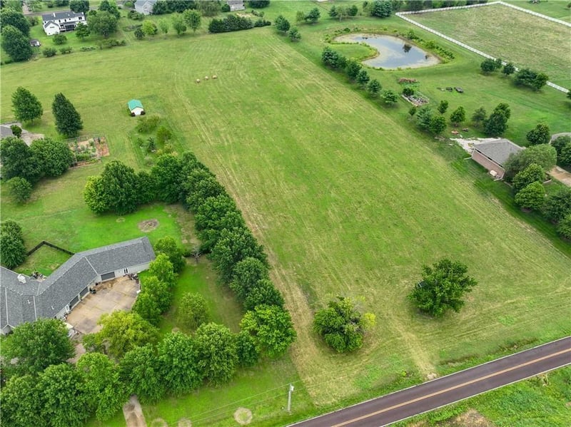 19185 Antioch Rd, Overland Park, KS 66013