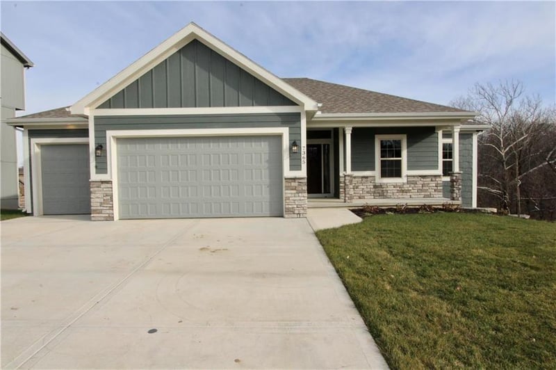 7365 Lamar Dr, Kansas City, MO 64152