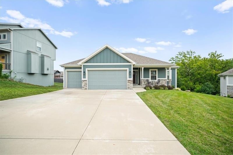 7365 Lamar Dr, Kansas City, MO 64152