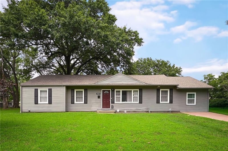 8604 53rd Ter, Kansas City, MO 64129