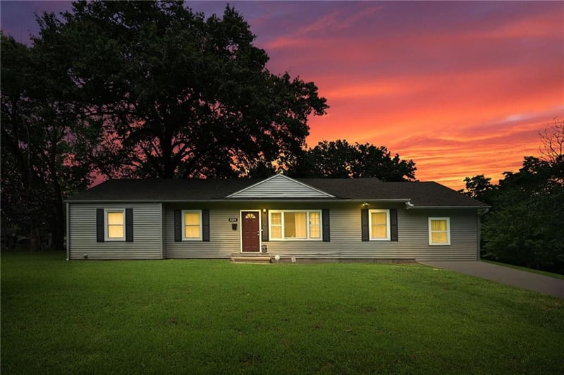 8604 53rd Ter, Kansas City, MO 64129