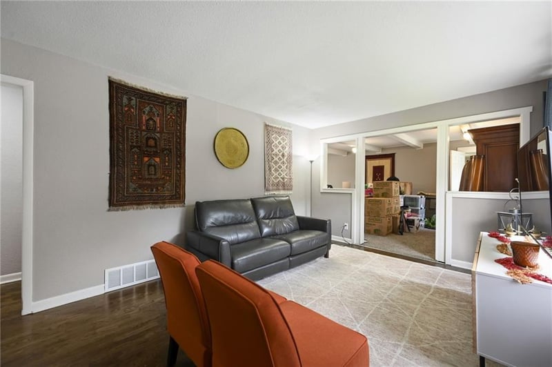 8604 53rd Ter, Kansas City, MO 64129