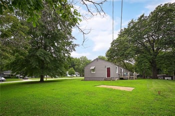 8604 E 53rd Ter, Kansas City, MO 64129