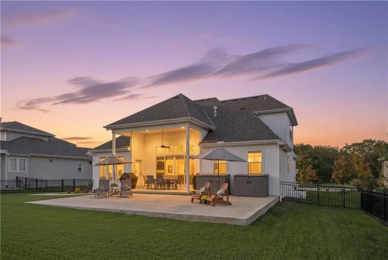 14686 S Parkhill St, Olathe, KS 66062