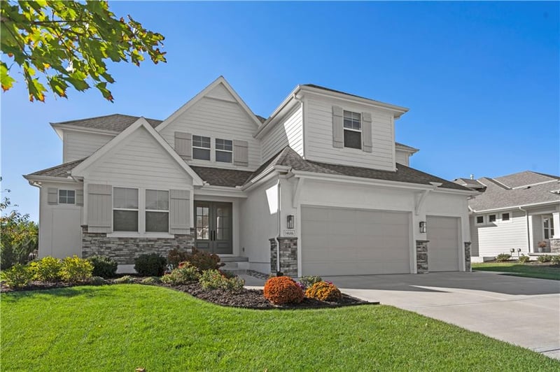 14686 Parkhill St, Olathe, KS 66062