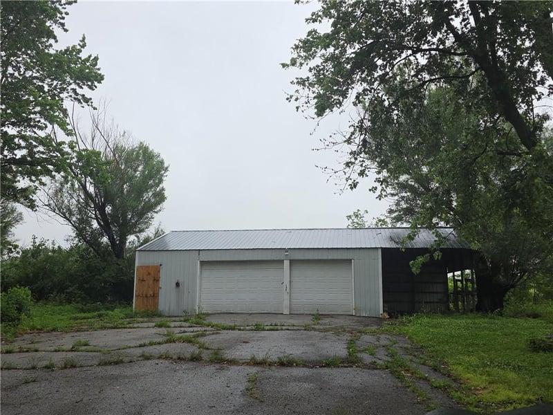 208 Woodward St, Parker, KS 66072