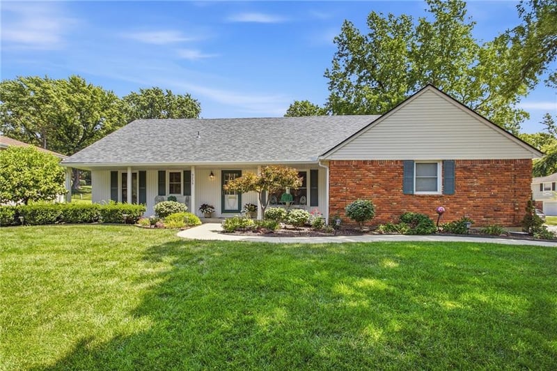 9239 Switzer Rd, Overland Park, KS 66214