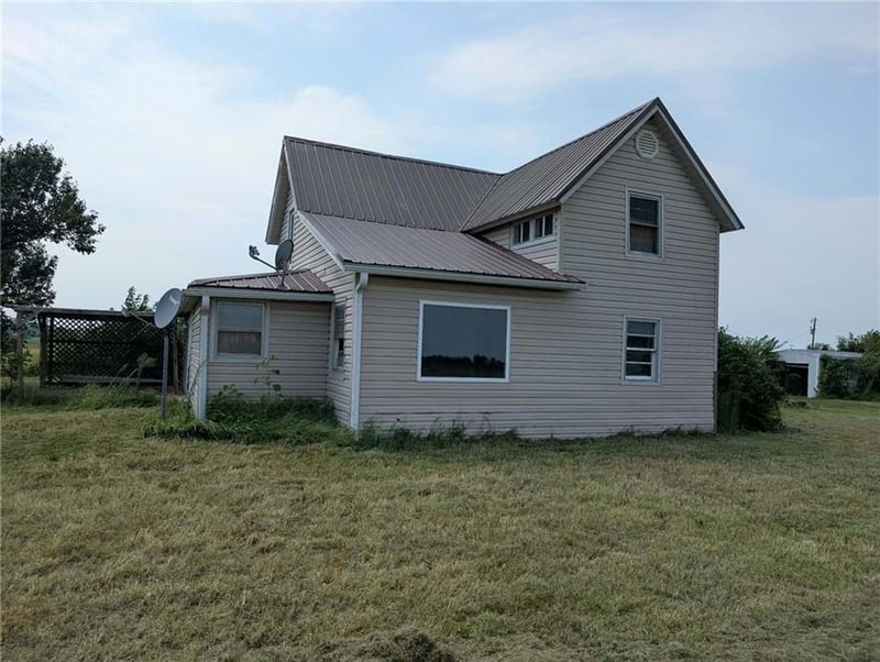 17841 SE Wabaunsee Rd, Kincaid, KS 66039