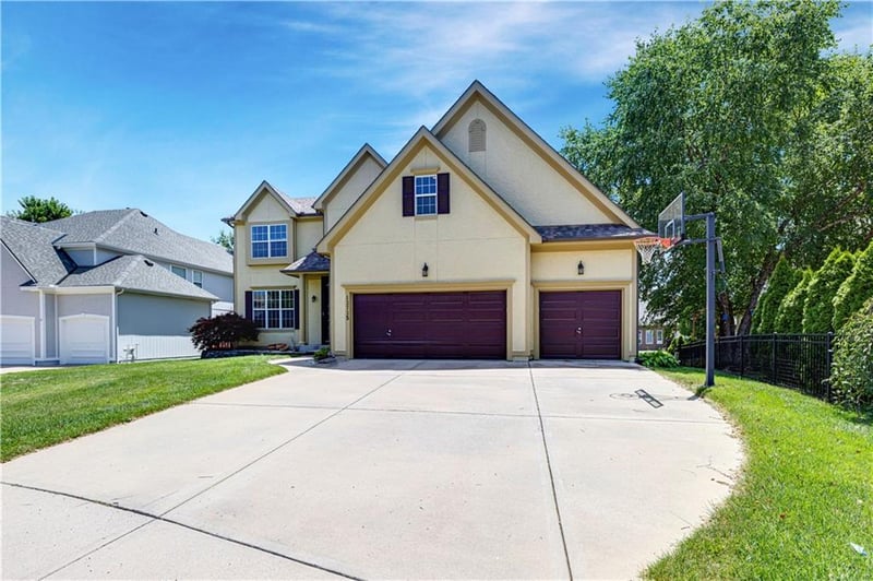 12725 138th St, Overland Park, KS 66221
