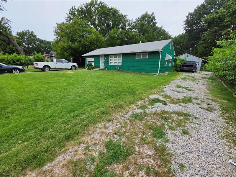 8504 87th St, Kansas City, MO 64138