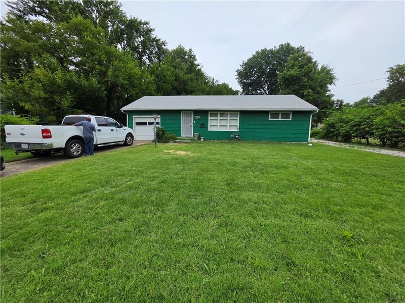8504 87th St, Kansas City, MO 64138