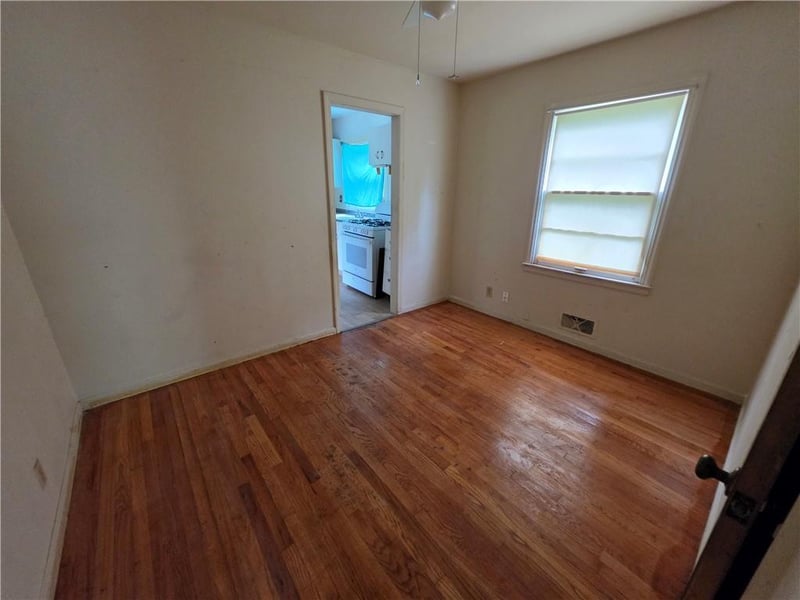 8504 87th St, Kansas City, MO 64138