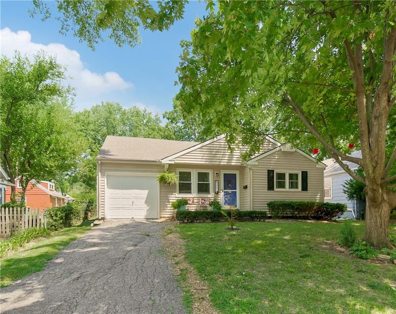 8001 Mercier St, Kansas City, MO 64114