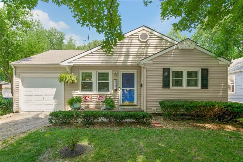 8001 Mercier St, Kansas City, MO 64114