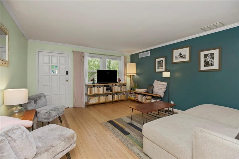 8001 Mercier St, Kansas City, MO 64114