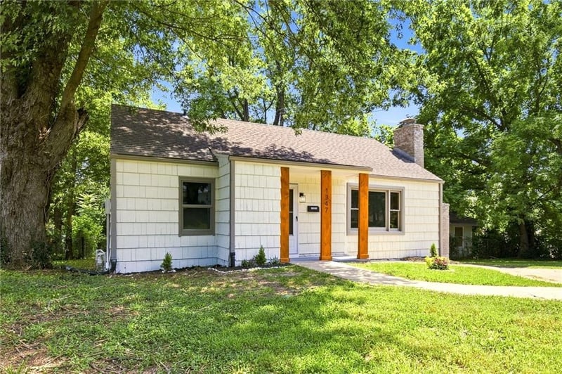 1347 Hocker Ave, Independence, MO 64055