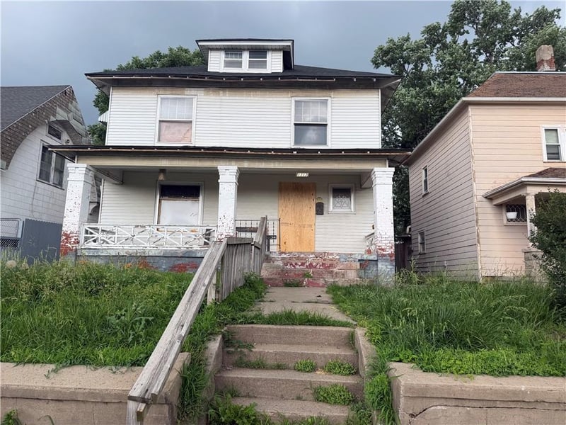 1317 Mitchell Ave, St Joseph, MO 64503