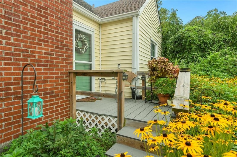 415 Moreland Dr, Oakwood Park, MO 64118
