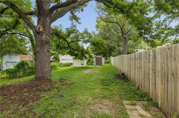 2030 NW 50th St, Kansas City, MO 64151