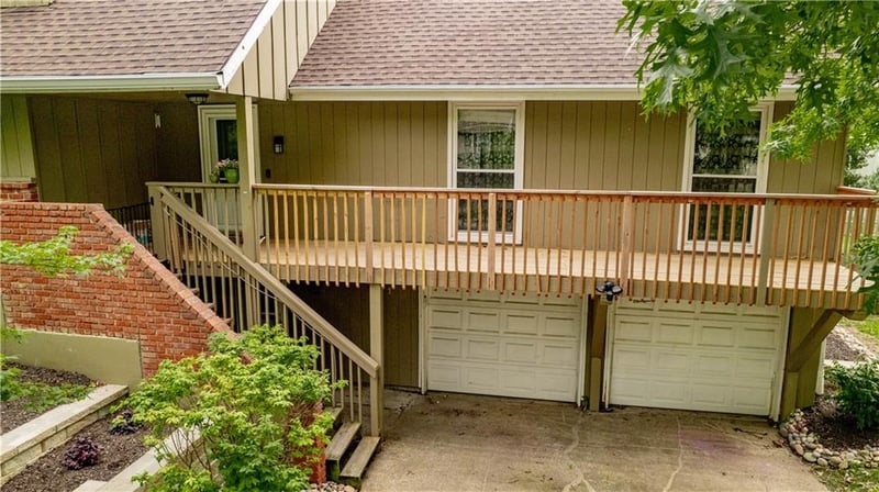 205 Noeleen Ln, Lee's Summit, MO 64086